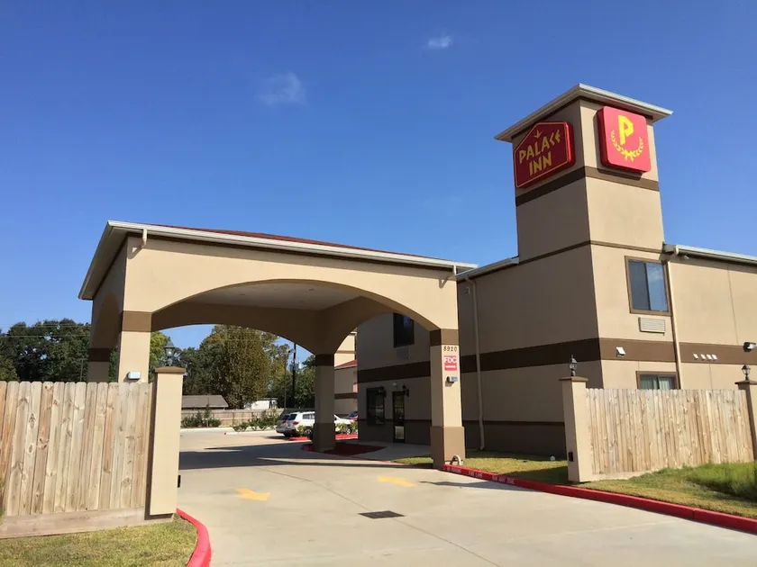 Palace Inn Sam Houston Race Park - Image 1