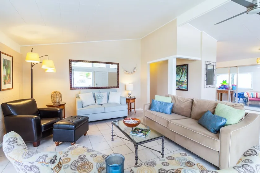 Serene 3br W/ Lanai & Private Yard, Walk To Beach 3 Bedroom Home - Image 1