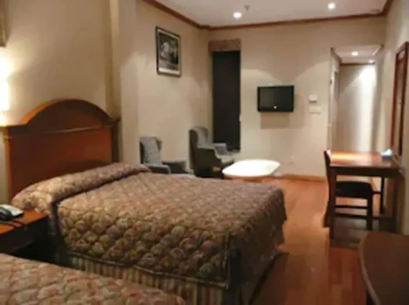 Belnord Hotel - Image 1