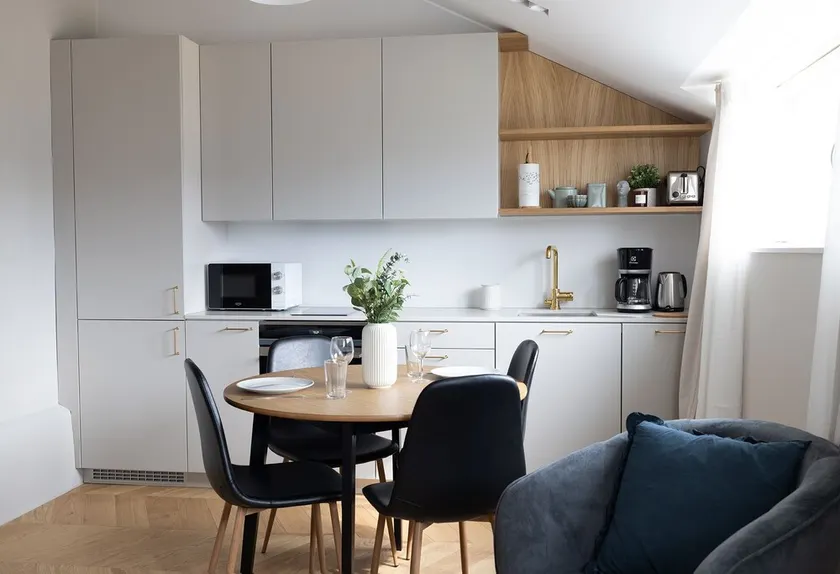 2ndhomes Beautiful & Modern Attic Studio - Image 1