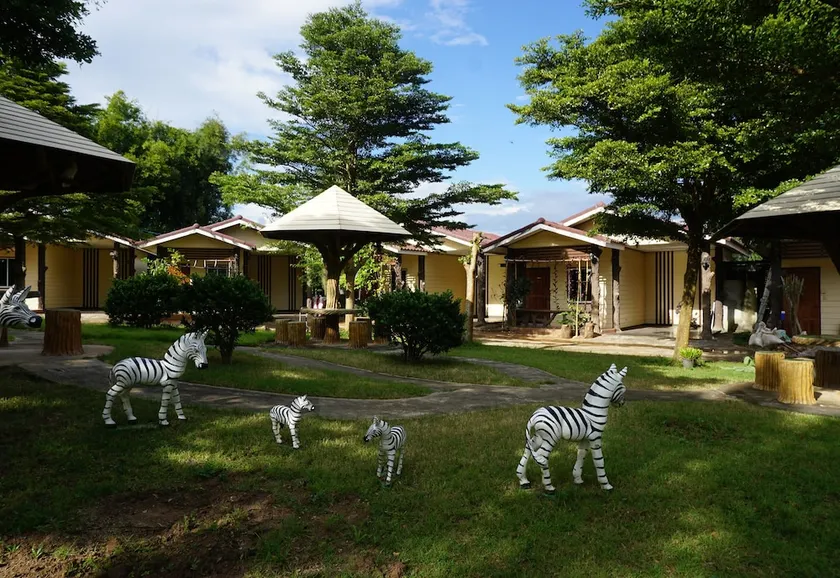 Monmai Resort - Image 1