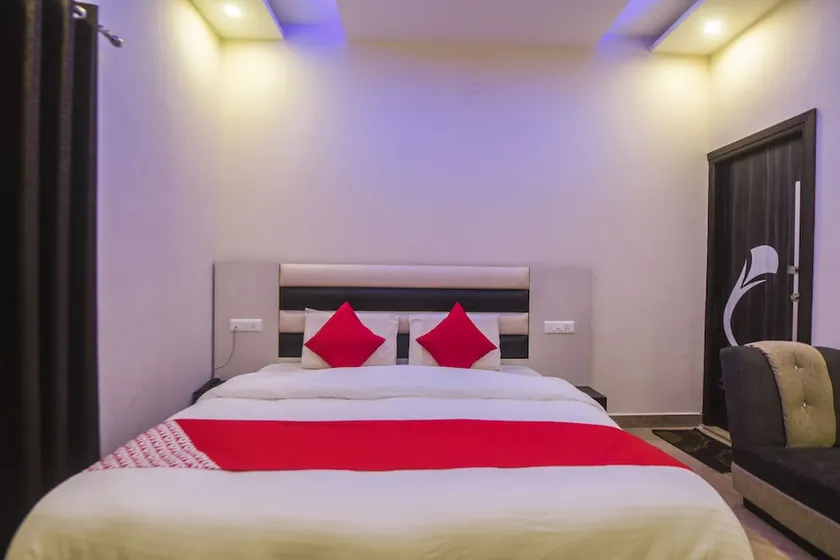 Hotel Grand Hills By OYO Rooms - Image 1