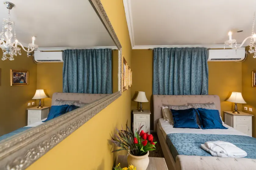 Hermespa Hotel - Image 1