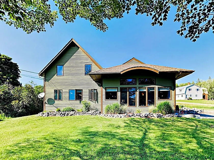 New Listing! Spacious Country W/ Water Views 4 Bedroom Home - Image 1