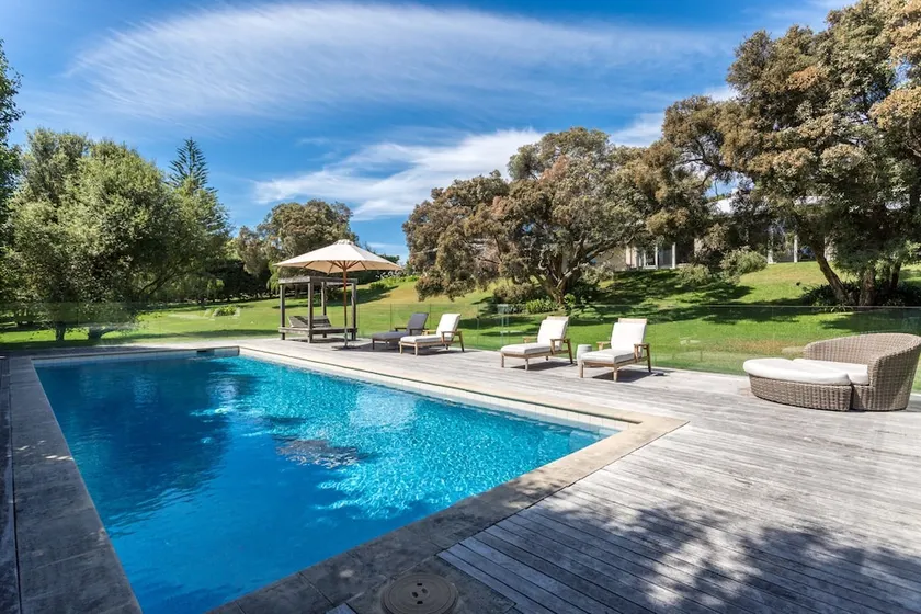 The Portsea Retreat - Image 1