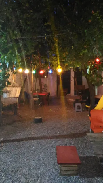 Bulldog Hostel & Club - Image 1