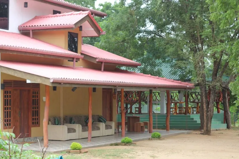 Red Elephant Safari Cottage - Image 1