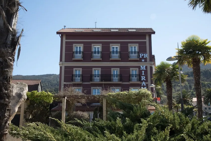 Hostal Miramar - Image 1