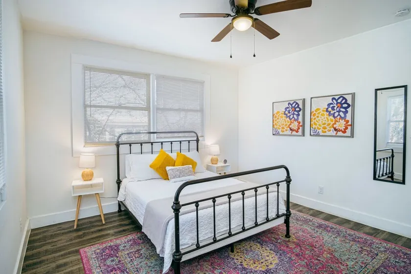 Impressive Cozy Historic 2BR Apt 201 Near Downtown - Image 1