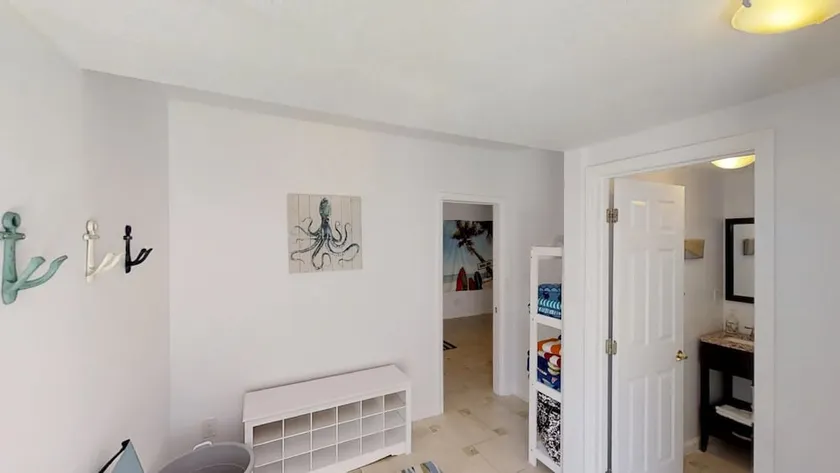 3 1st Street- Sea View - 6 Br Home - Image 1