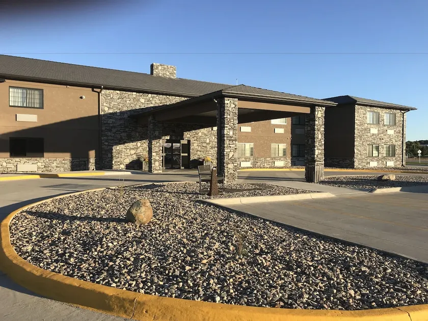 Blue Grass Inn & Suites - Image 1