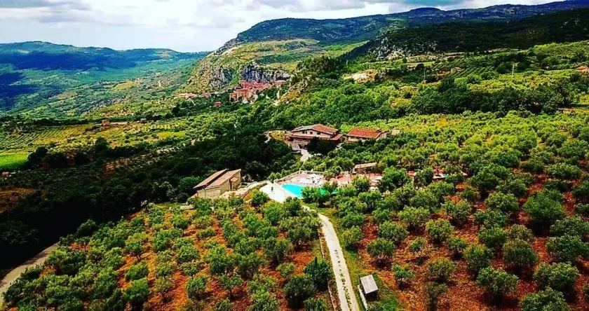Agriturismo La Rocca Degli Ulivi - Image 1
