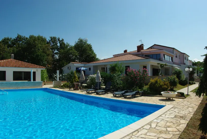 Hotel Villa Holiday - Image 1