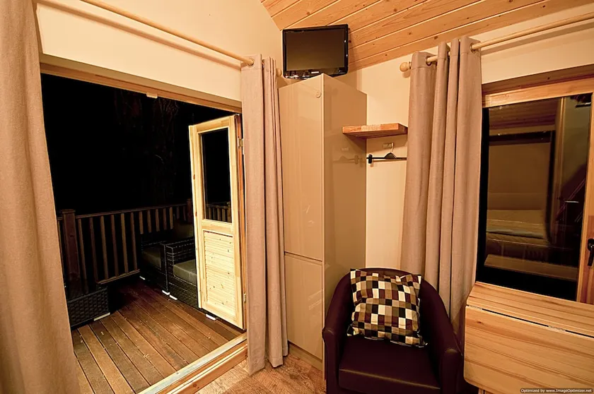 Alum Chine log Cabin - Image 1