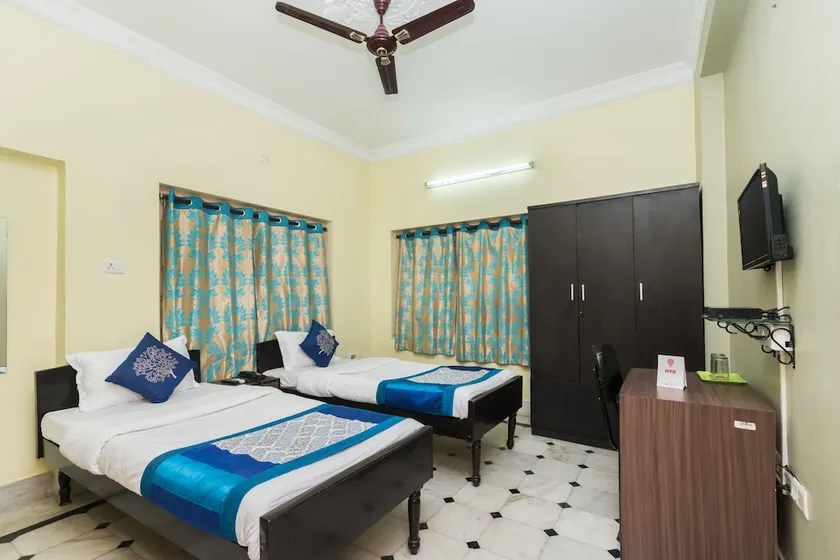 Fortress Guest House By OYO Rooms - Image 1