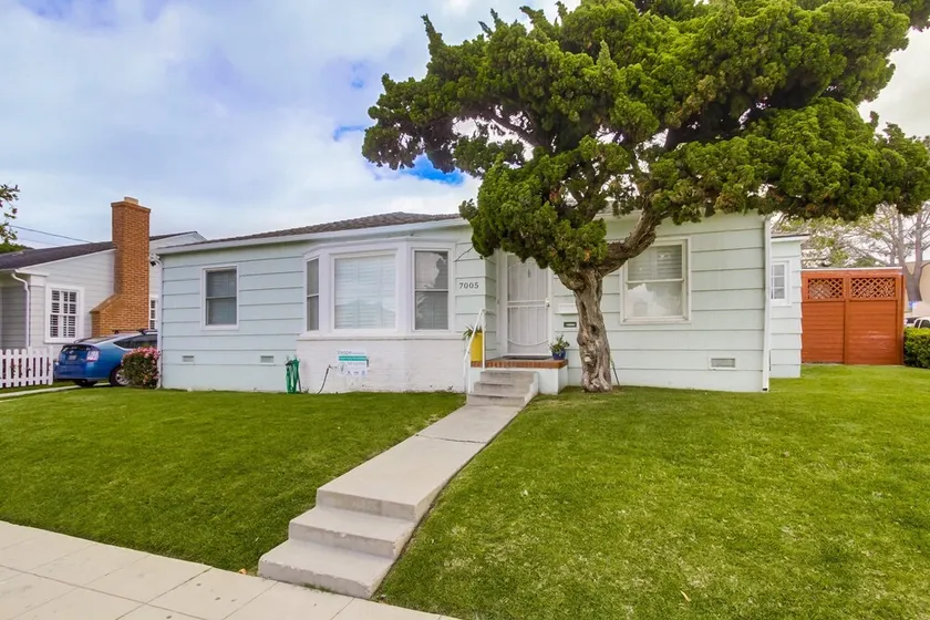 Windansea Oasis at La Jolla - Image 1