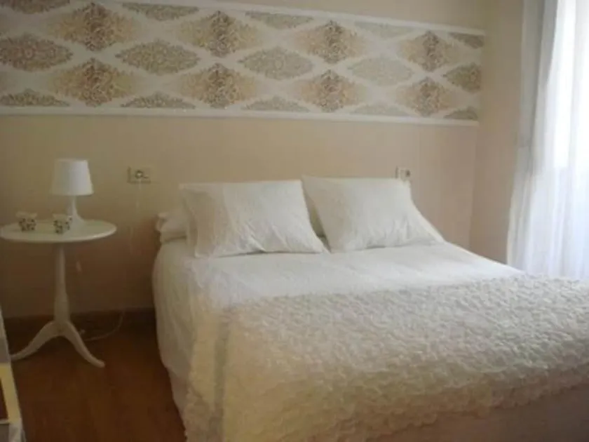 100068 Apartment in Santiago de Compostela - Image 1