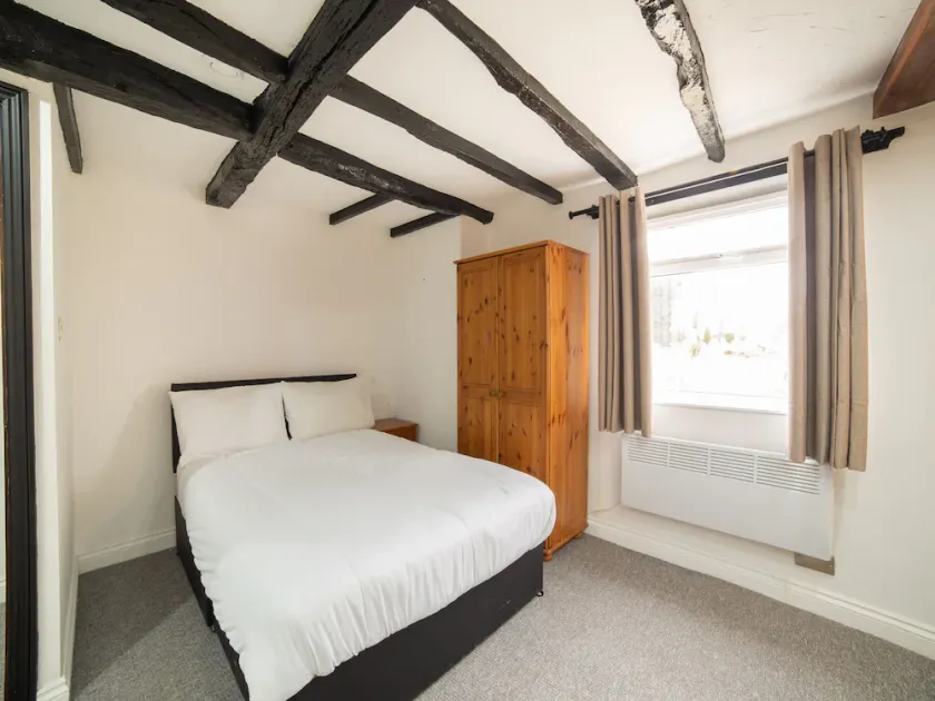Tudor Oaks Lodge - Image 1