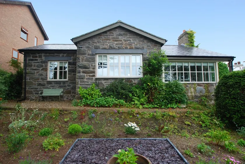 Copthorne Cottage - Image 1