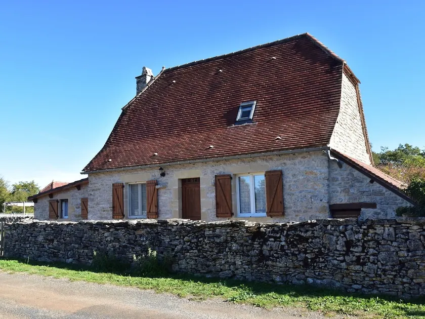 Authentic Holiday Home With Private Swimming Pool and Stunning View in France - Image 1