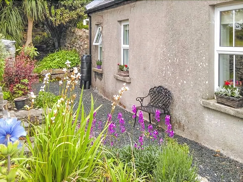 Gable Cottage - Image 1