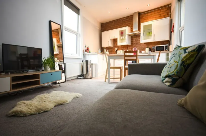 Central contemporary 3 bedroom flat in Bristol - Image 1