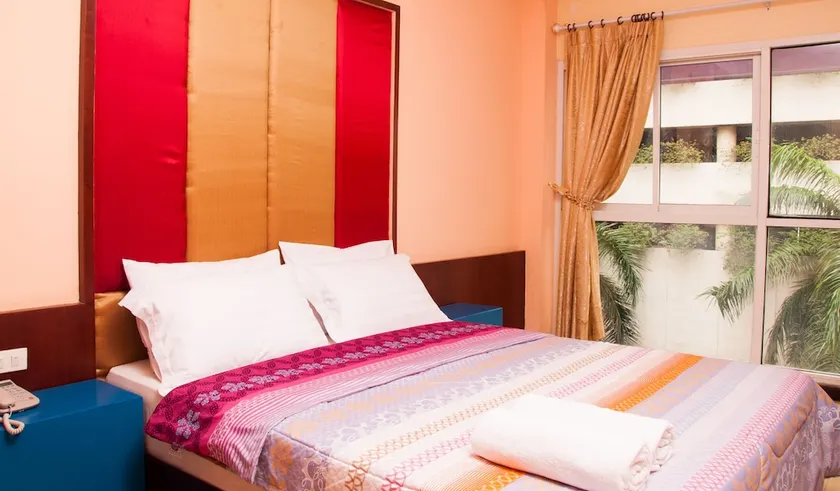 Le Platinum Inn - Image 1