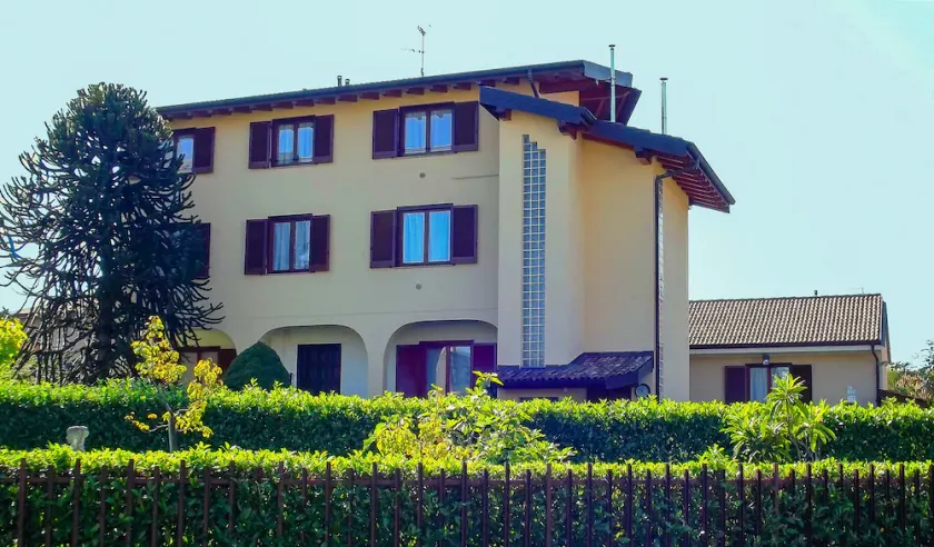 Oasi Milano Apartments - Image 1