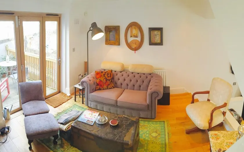 NEW Charming 1BD House With Patio in London - Image 1
