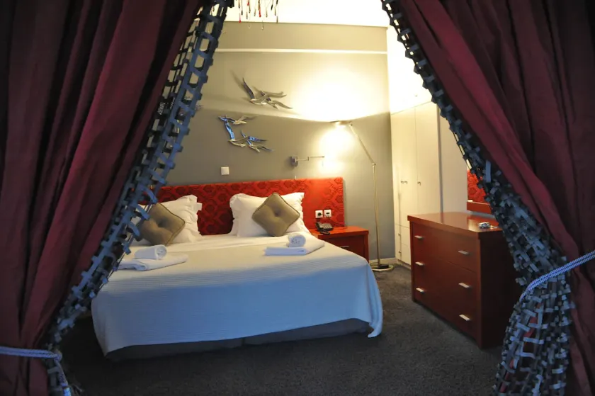 Ceragio Hotel & Apartments - Image 1