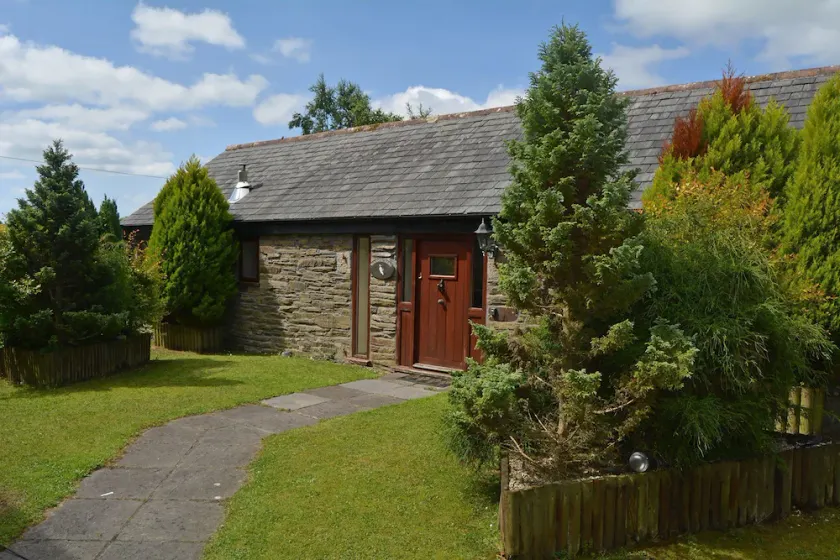 Lovingly restored detached barn with charming features near Looe - Image 1