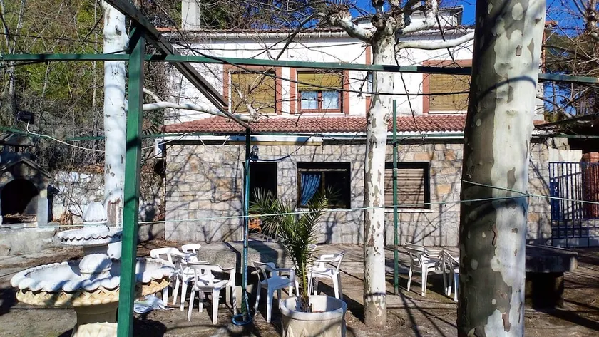 House With 5 Bedrooms in Sotillo de la Adrada, With Shared Pool, Enclosed Garden and Wifi - Image 1