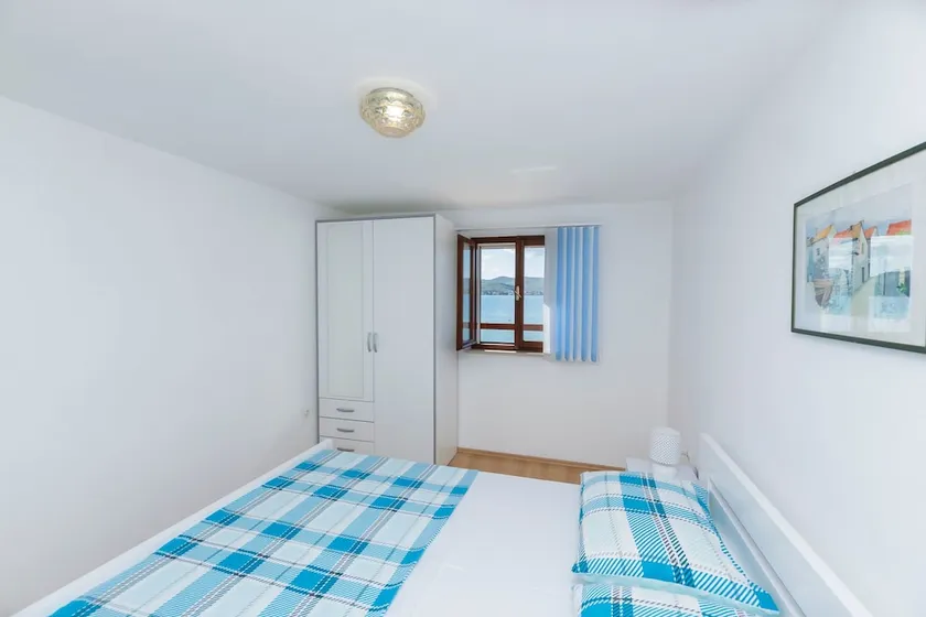 Apartment Island Dream - Image 1