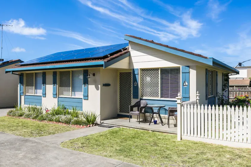 Beachfront Cottages Torquay - Image 1