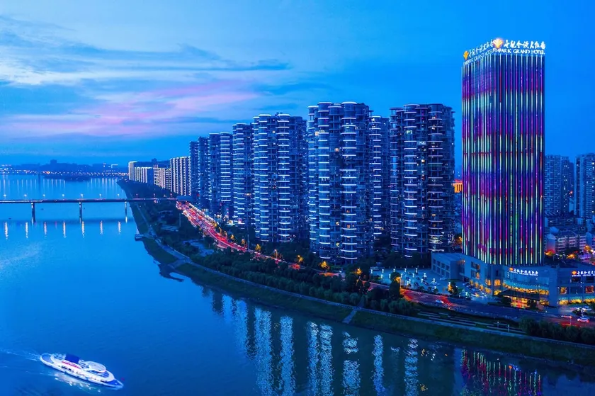 Empark Grand Hotel Changsha - Image 1
