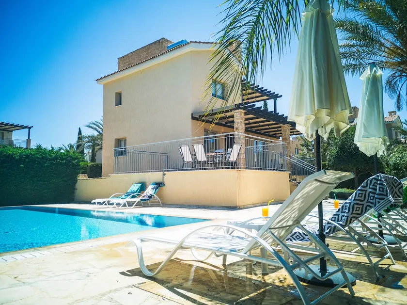 Hector Beach Villa - Sandy Beach Villas - Image 1
