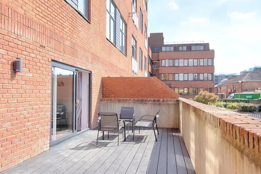 Bradley Court by Roomspace Serviced Apartments - Image 1