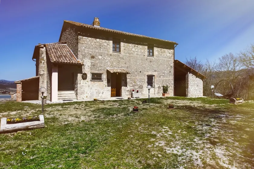 Casale Al Lago - Image 1