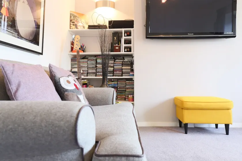 Cosy 1 Bedroom Apartment in the Heart of Wimbledon - Image 1