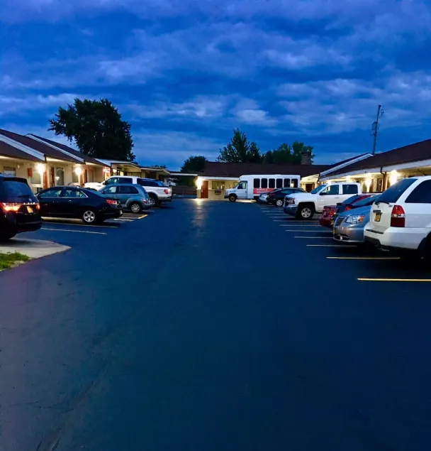 Budget Inn Williamsville - Image 1