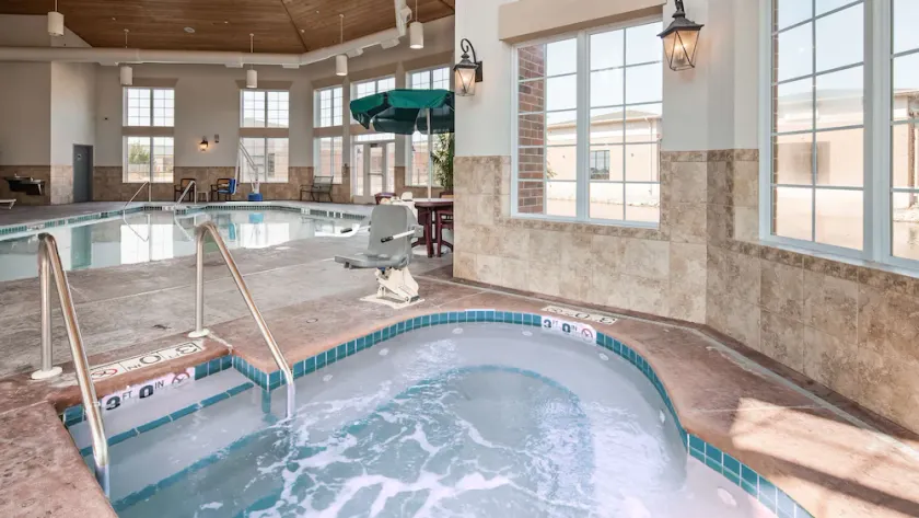 Best Western Plus Appleton Airport/Mall Hotel - Image 1