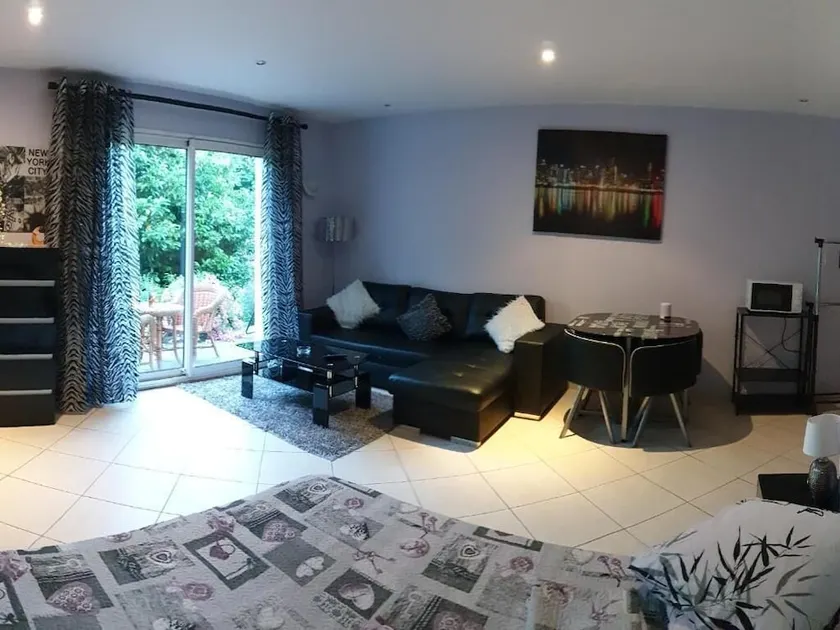 Rooms at 40 min from Paris - Image 1