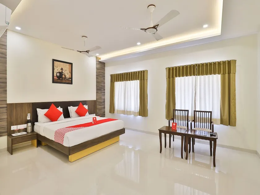 Hotel Bhavani Palace - Image 1