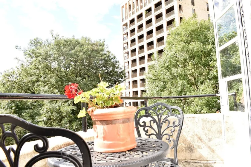 3 Bedroom Apartment Near Finsbury Park - Image 1