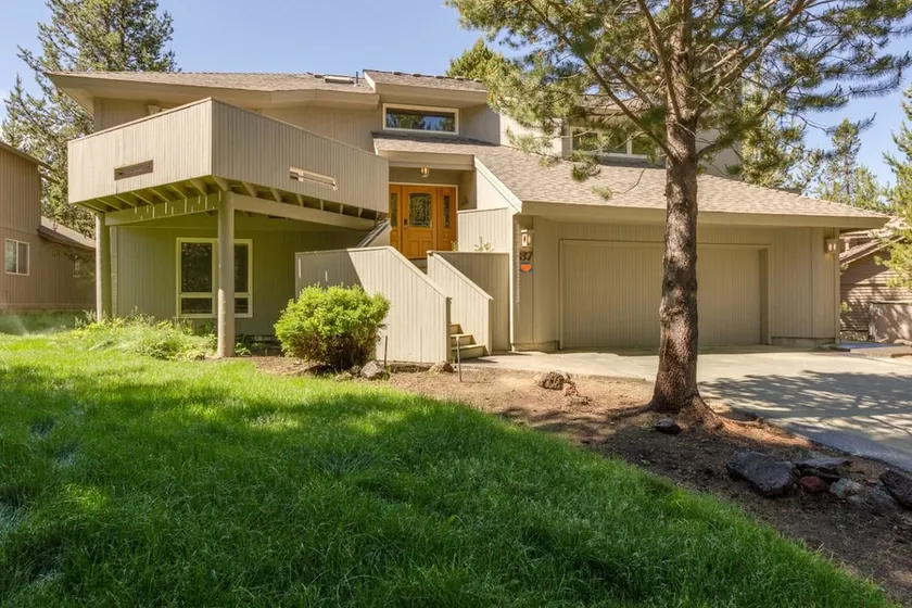 Yellow Pine 37 Holiday Home - Image 1
