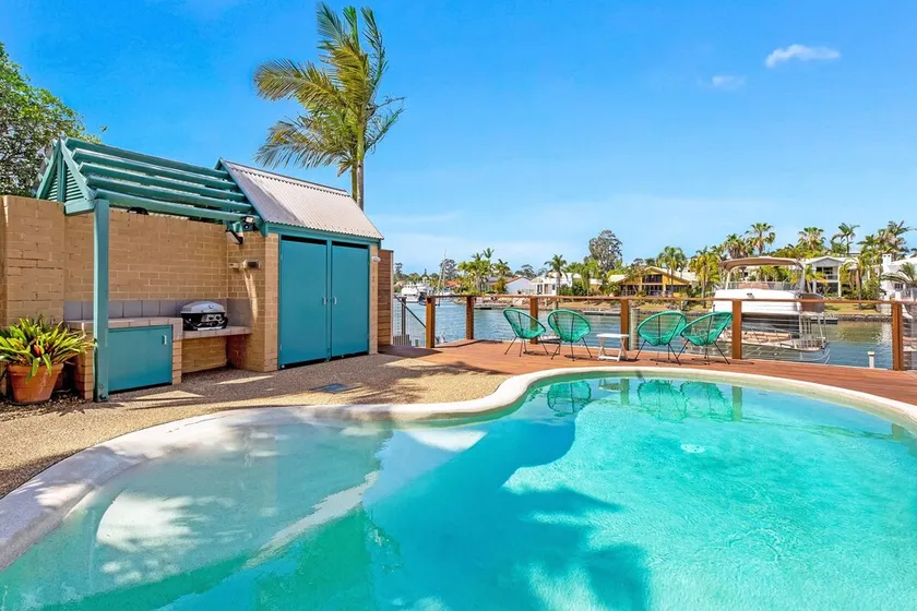 Sunshine Villa at Sanctuary Cove - Image 1