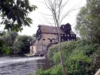 Three Horseshoes Inn - Image 1
