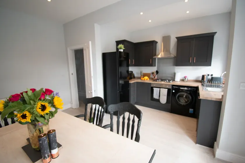 Ideal Lodgings In Royton - Image 1