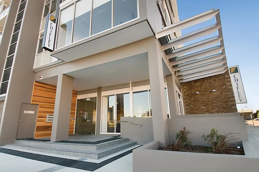 Chifley Apartments Newcastle - Image 1
