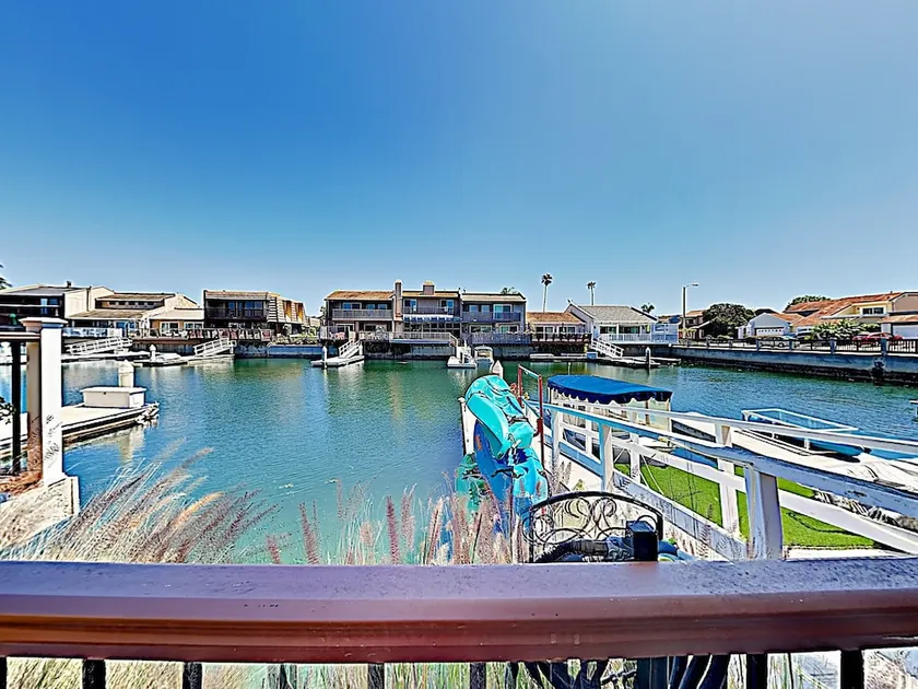 Waterfront 3br W/ Dock, Near Beach 3 Bedroom Home - Image 1
